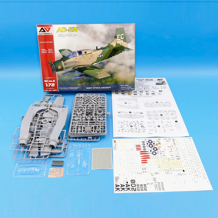 Douglas Ad-5n Skyraider Night Attack Aircraft Model Kit Scale 1:72 A&A Models AAM7241