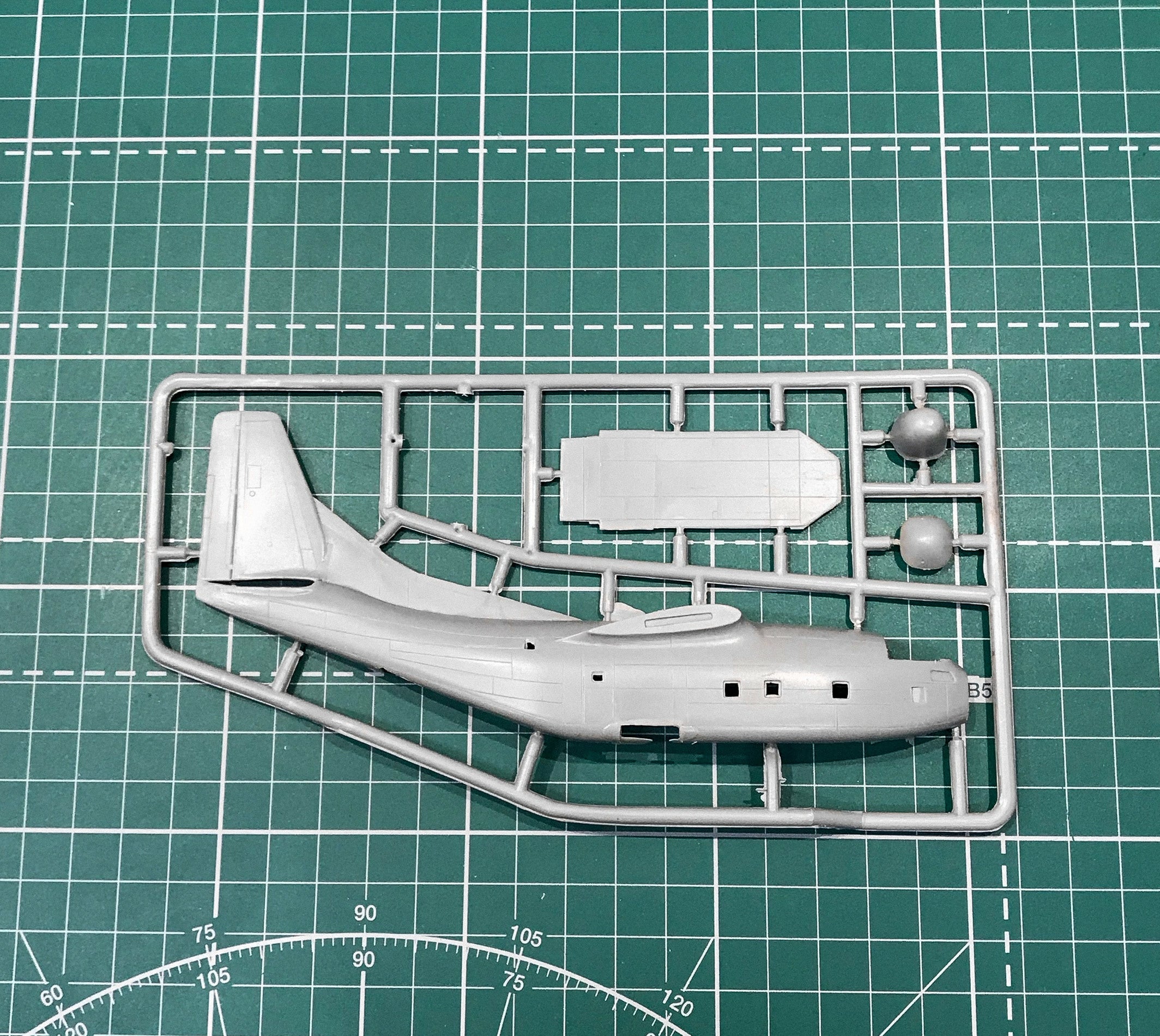 Fairchild C-123J 'Provider' USAF transport aircraft Scale 1:144 Amodel AMO1406 Plastic Airplane Model Kit