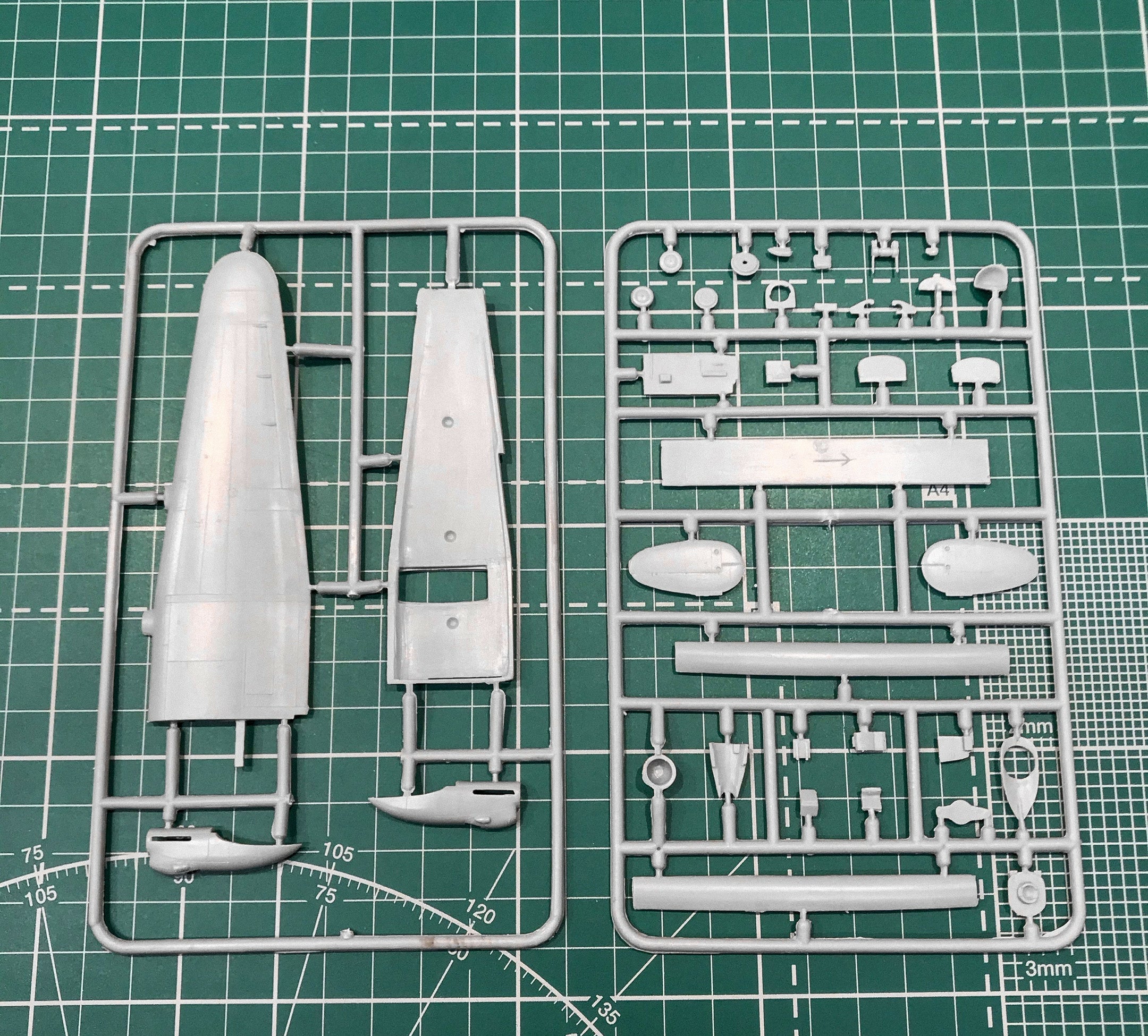Avro Lancaster B.I/B.III Scale 1:144 Amodel AMO1411 Scale Airplane Model Kit