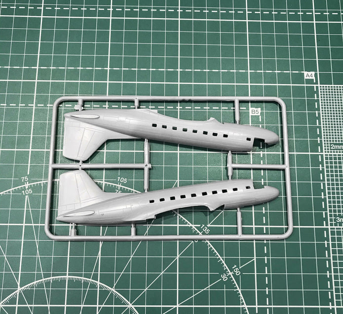 Ilyushin IL-14P Scale 1:144 Amodel AMO1416 Plastic Airplane Model Kit