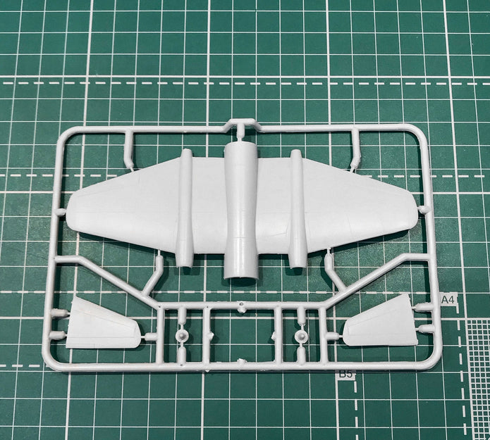E.E.Canberra T.17 Scale 1:144 Amodel AMO1430 Scale Airplane Model Kit