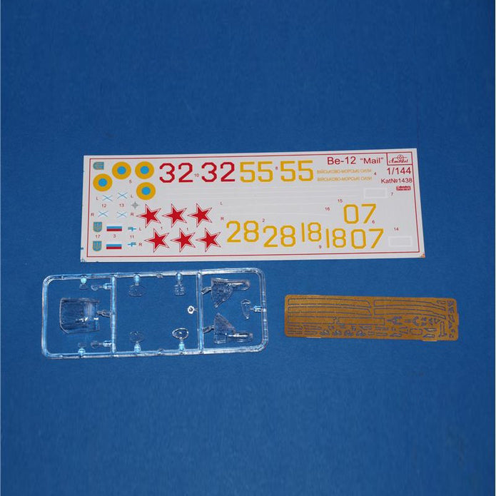 Beriev Be-12 'Mail' Soviet amphibious aircraft Scale 1:144 Amodel AMO1438 Plastic Airplane Model Kit