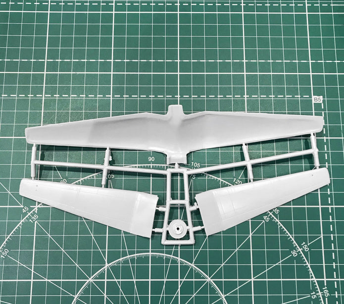 Beriev Be-12 'Mail' Soviet amphibious aircraft Scale 1:144 Amodel AMO1438 Plastic Airplane Model Kit