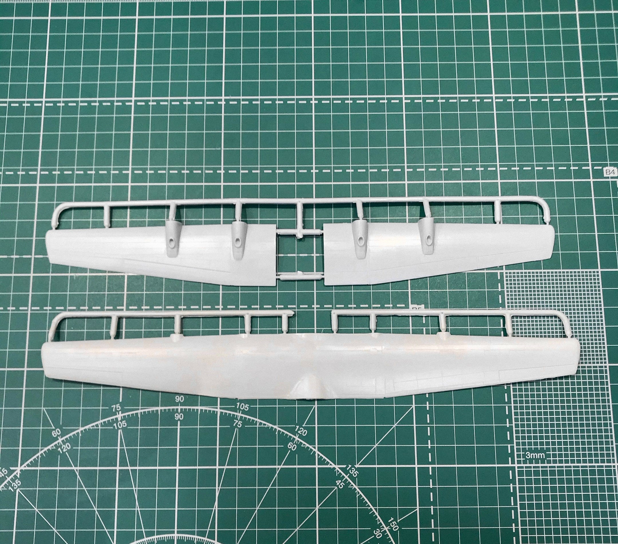 JC-130A Hercules Scale 1:144 Amodel AMO1439 Scale Airplane Model Kit