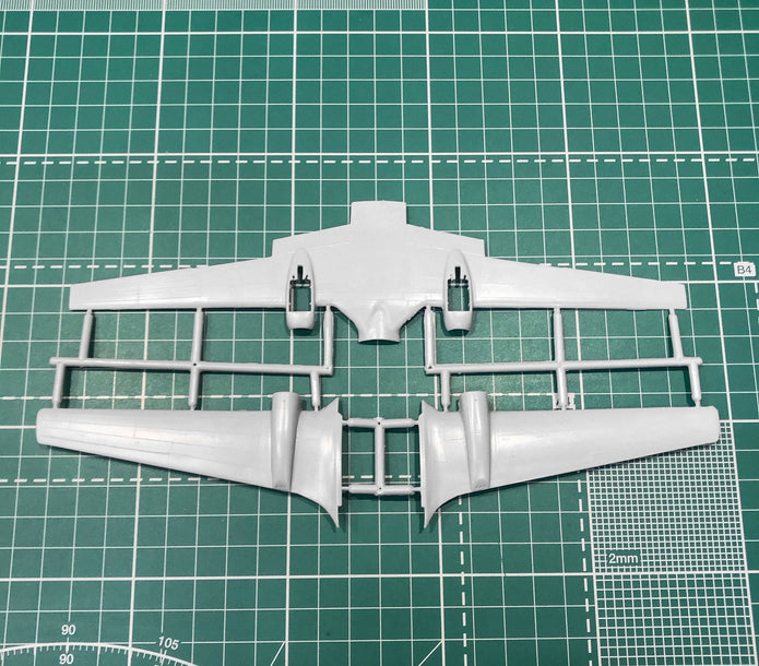 Ilyushin IL-14P DDR Lufthansa DDR civil aircraft Scale 1:144 Amodel AMO1447 Plastic Airplane Model Kit