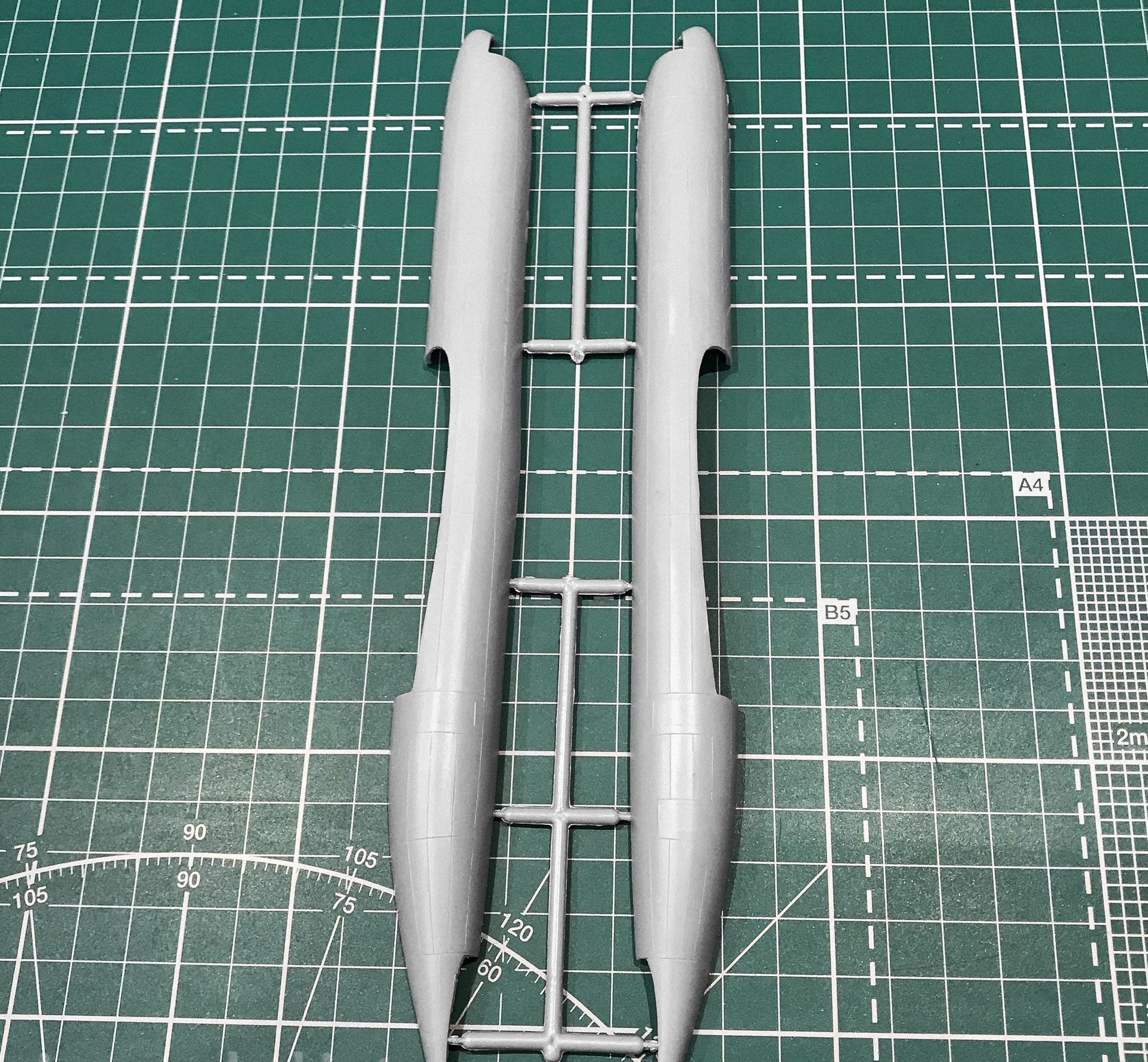 D.H. 106 Comet-4B Scale 1:144 Amodel AMO1448 Plastic Airplane Model Kit