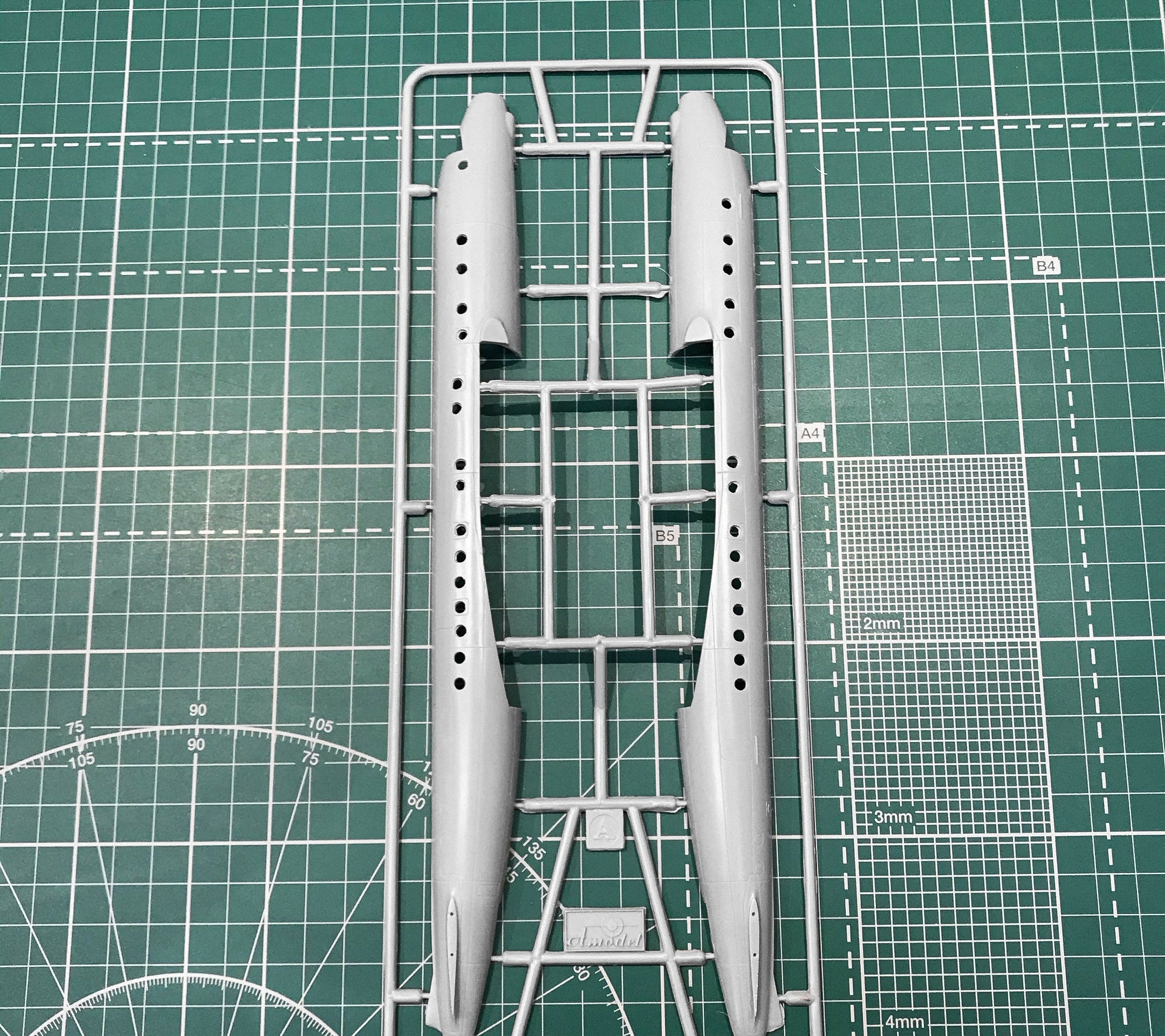Tupolev Tu-104 airliner, Czechoslovakian airlines Scale 1:144 Amodel AMO1450 Plastic Airplane Model Kit