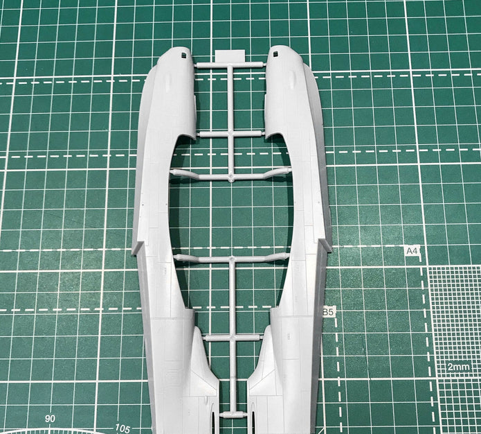 hydroplane Beriev Be-10 amphibious bomber Scale 1:144 Amodel AMO1452 Plastic Airplane Model Kit