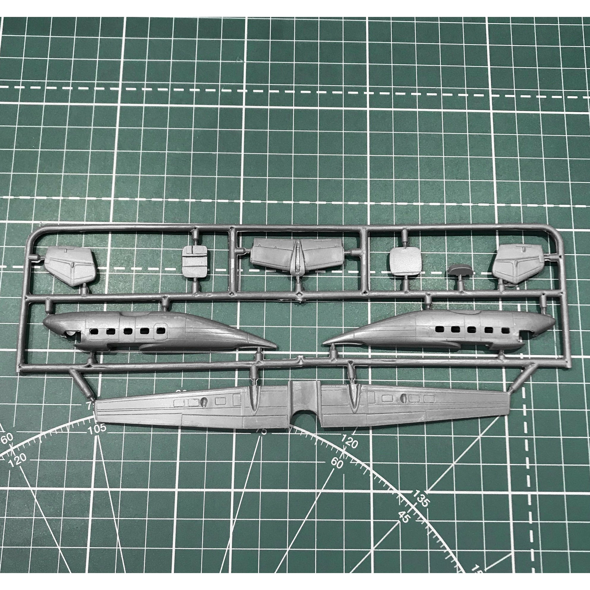 PZL M28B Bryza Scale 1:144 Amodel AMO1458 Scale Airplane Model Kit