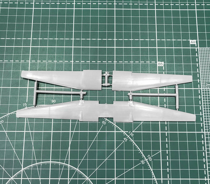 Antonov An-24B passenger airliner Scale 1:144 Amodel AMO1464 Plastic Airplane Model Kit