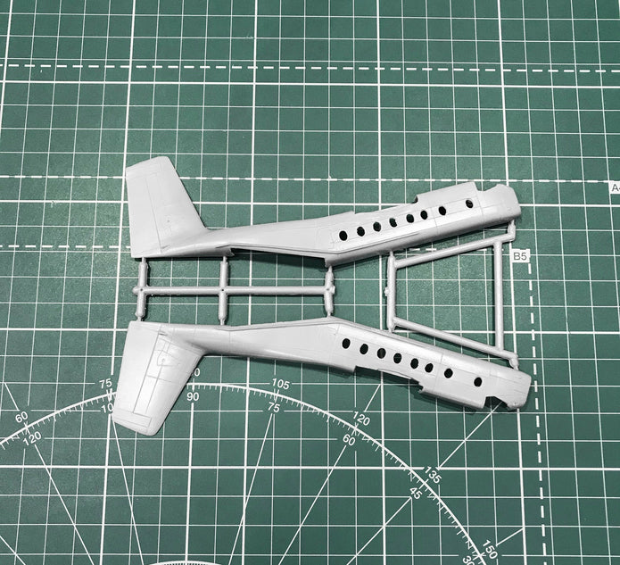 DHC-4A "Caribou" Scale 1:144 Amodel AMO1468 Plastic Airplane Model Kit