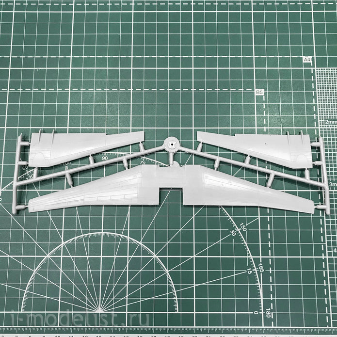 Antonov An-71 "Madcap" Soviet AWACS aircraft Scale 1:144 Amodel AMO1475 Scale Airplane Model Kit