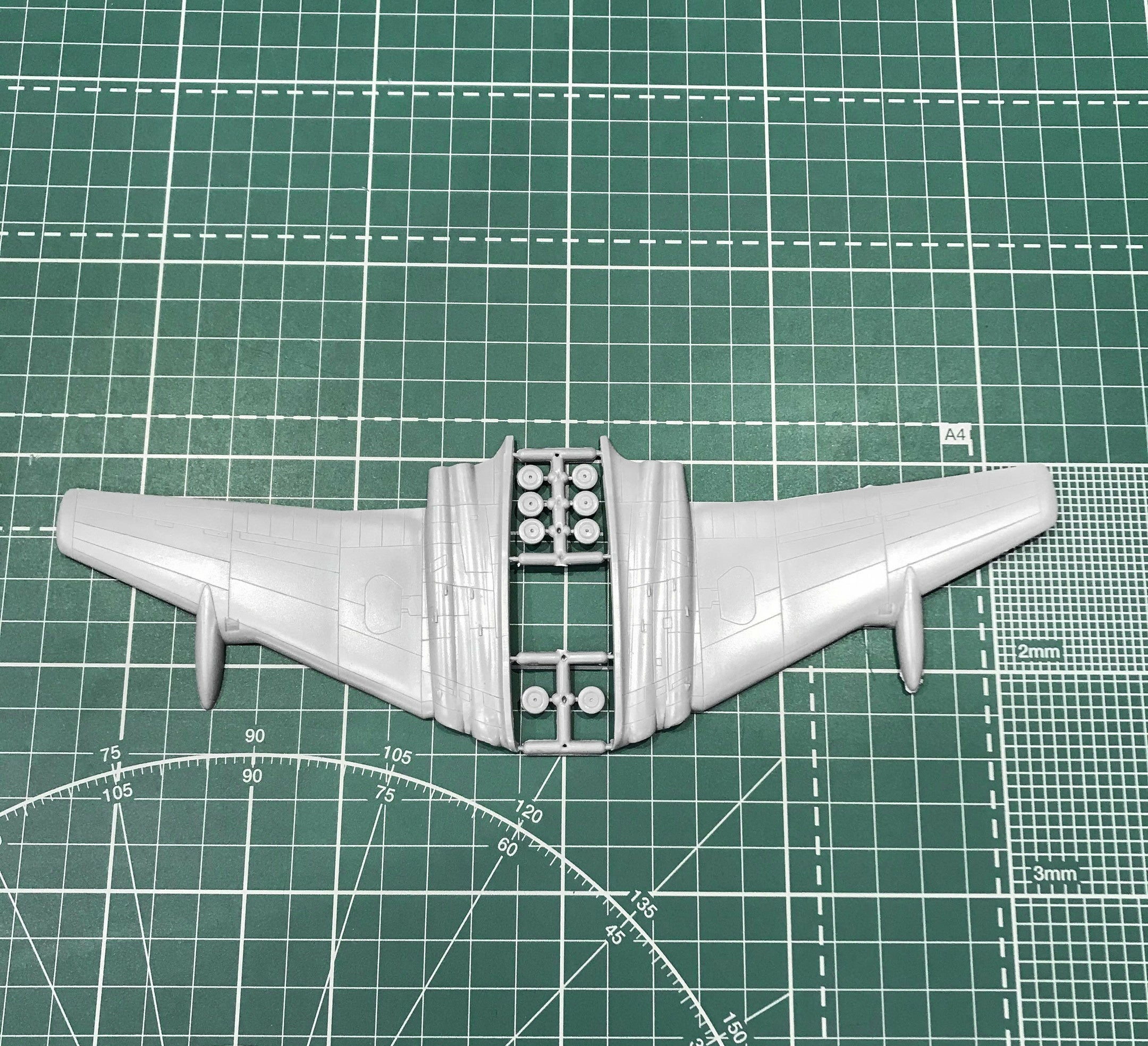 D.H.106 Comet-4C Scale 1:144 Amodel AMO1477 Plastic Airplane Model Kit