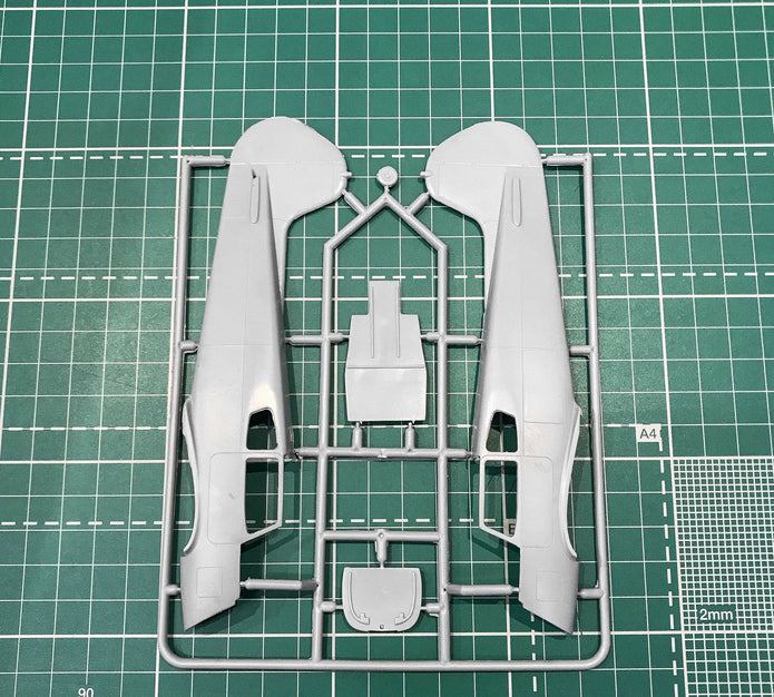 Yak 18T Scale 1:48 Amodel AMO4807 Scale Airplane Model Kit
