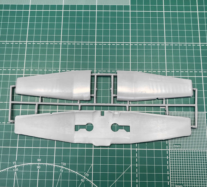 Yak 18T Scale 1:48 Amodel AMO4807 Scale Airplane Model Kit