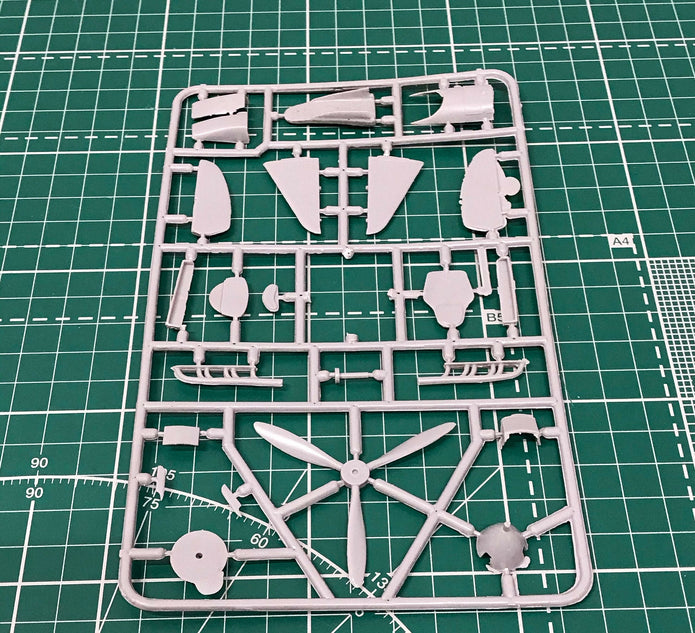 LaGG-3 4 Series Scale 1:48 Amodel AMO4809 Plastic Airplane Model Kit