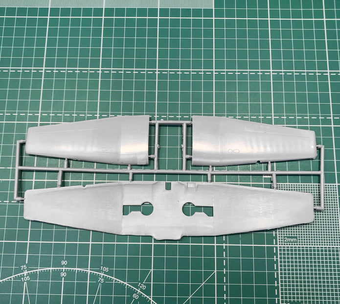 Yakovlev Yak-18T "Red Aeroflot" Scale 1:48 Amodel AMO4810 Plastic Airplane Model Kit