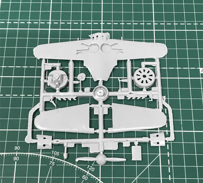 I-16 type 5/6 Soviet fighter Scale 1:72 Amodel AMO72123 Plastic Airplane Model Kit