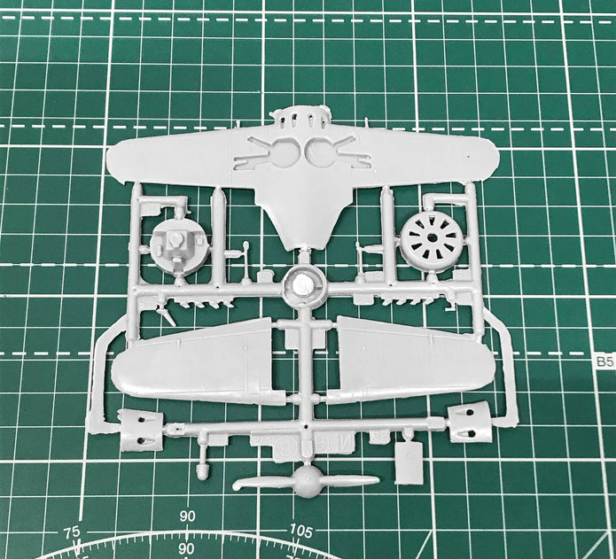 I-16 type 5/6 Soviet fighter Scale 1:72 Amodel AMO72124 Plastic Airplane Model Kit