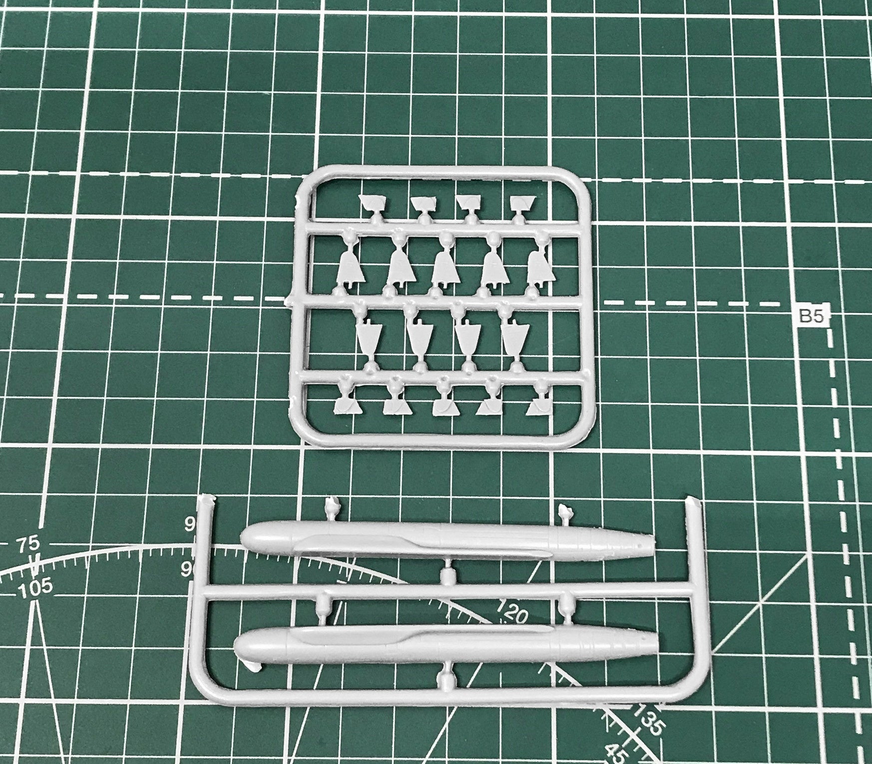 X-55 & X-55M (AS-15 Kent) strategic missile Scale 1:72 Amodel AMO72127 Plastic Airplane Model Kit