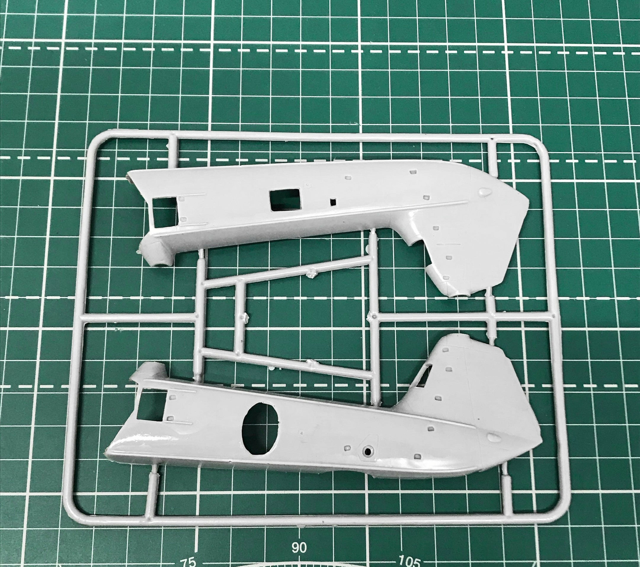 HUP-1/HUP-2 USAF helicopter Scale 1:72 Amodel AMO72136 Plastic Helicopter Model Kit