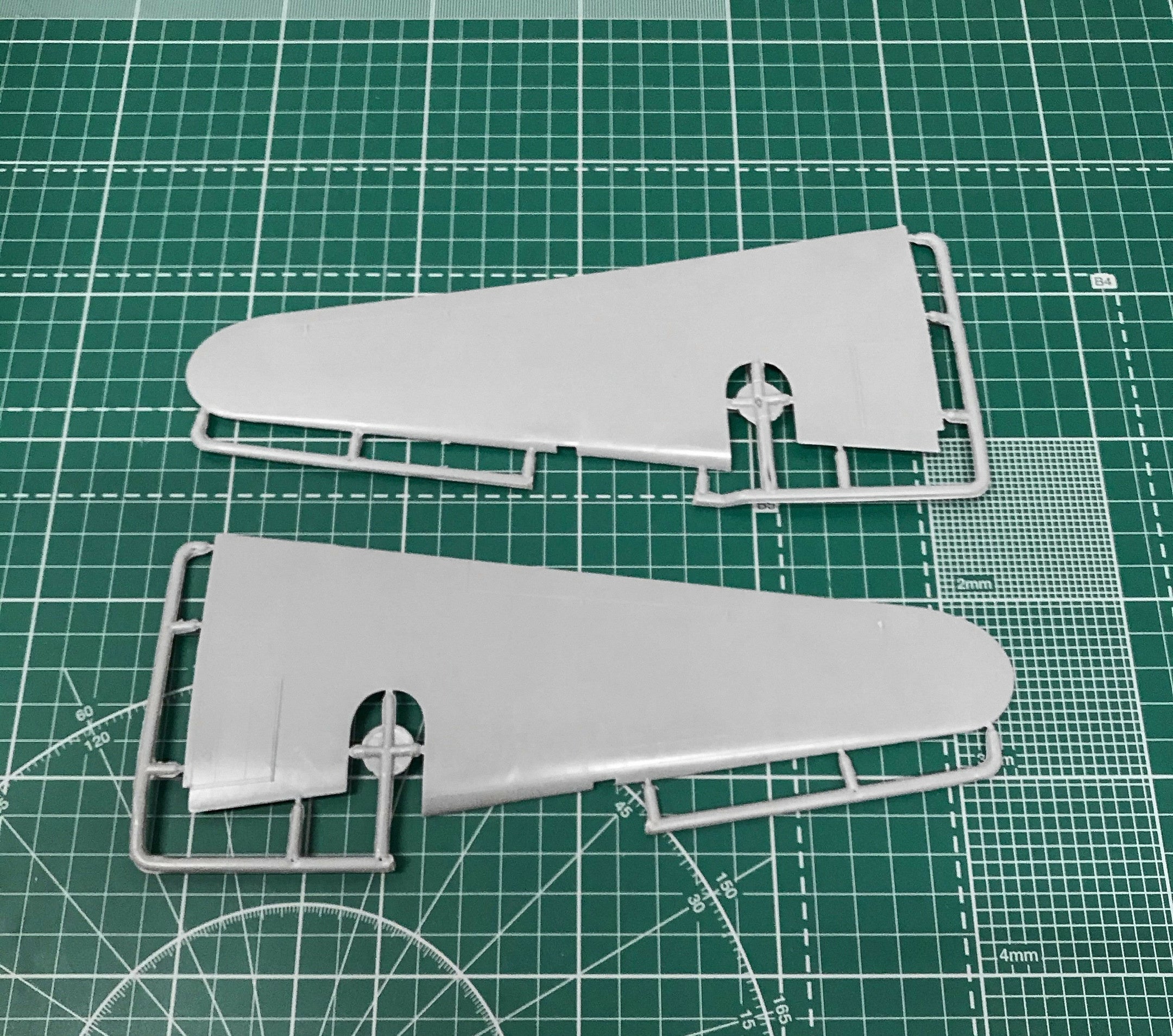 Pe-8 artic aircraft Scale 1:72 Amodel AMO72155 Plastic Airplane Model Kit