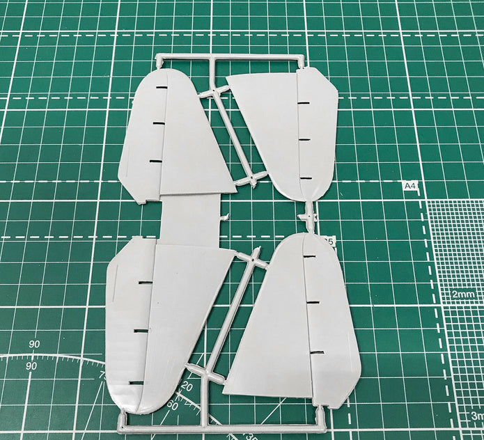 Pe-8 artic aircraft Scale 1:72 Amodel AMO72155 Plastic Airplane Model Kit
