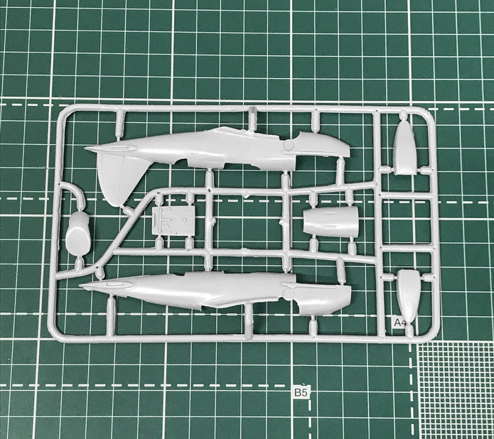 Sukhoi Su-1 Soviet fighter Scale 1:72 Amodel AMO72156 Plastic Airplane Model Kit