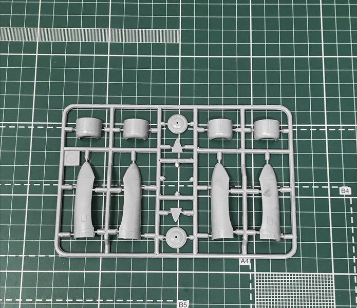 Yak-200 Soviet trainer aircarft Scale 1:72 Amodel AMO72162 Plastic Airplane Model Kit