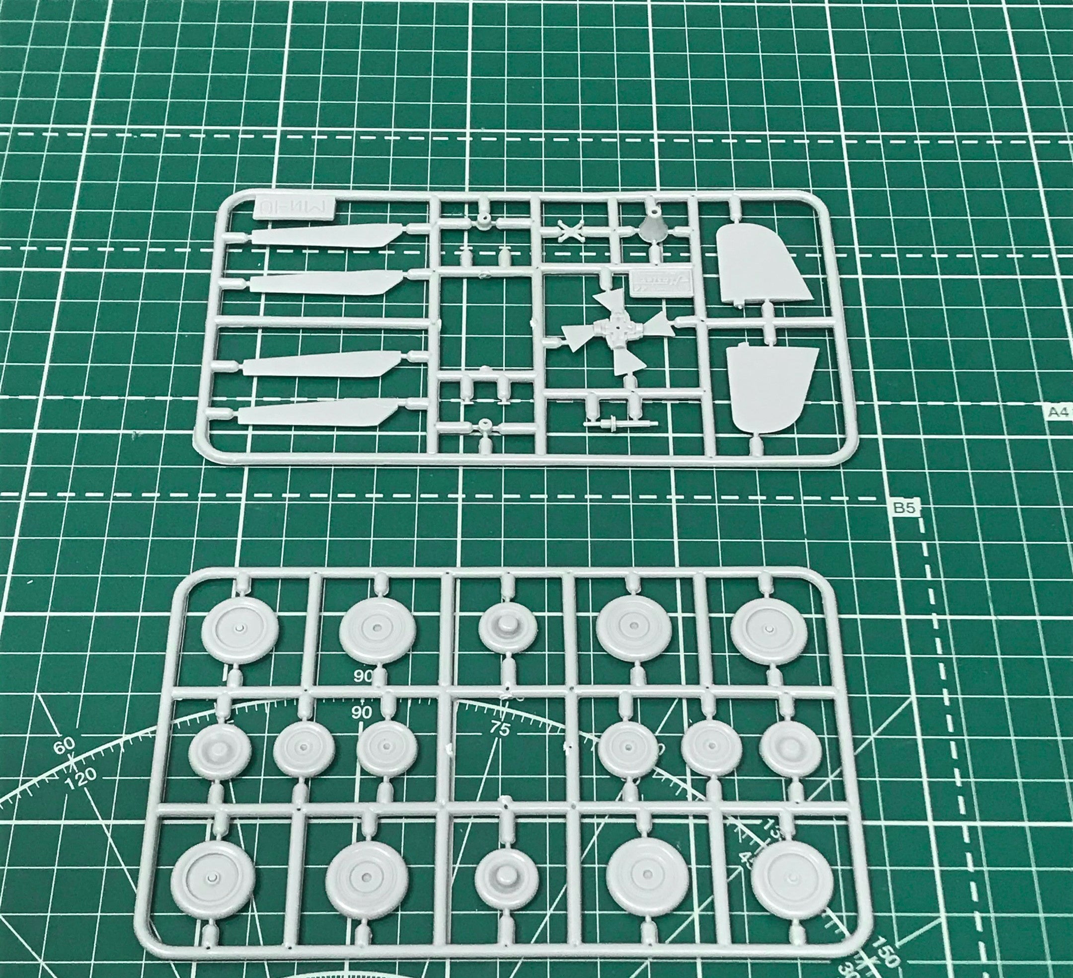Mil Mi-10 Scale 1:72 Amodel AMO72172 Plastic Helicopter Model Kit