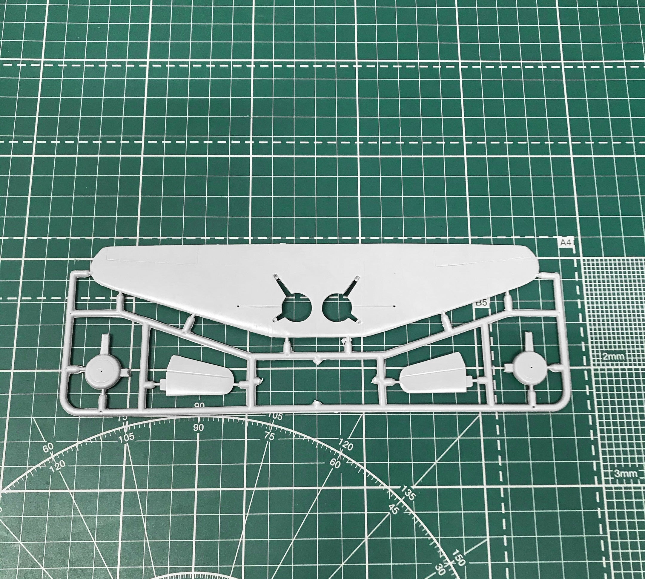 HAI-1 Soviet passenger aircraft Scale 1:72 Amodel AMO72174 Plastic Airplane Model Kit