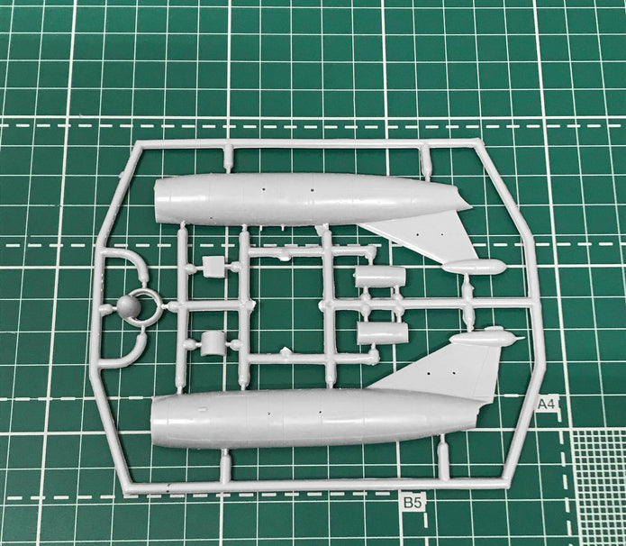 KS-1 / KRM-1 Soviet guided missile Scale 1:72 Amodel AMO72178 Plastic Airplane Model Kit