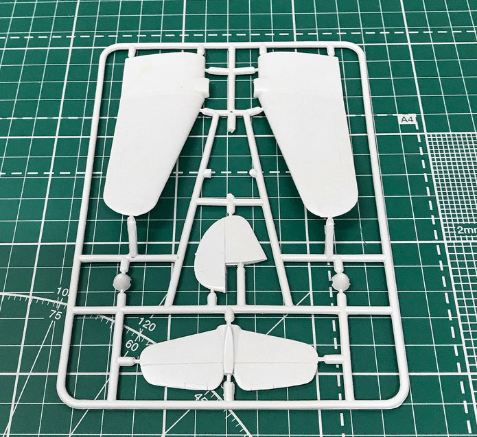Yak-6M with ski gear Scale 1:72 Amodel AMO72181 Scale Airplane Model Kit