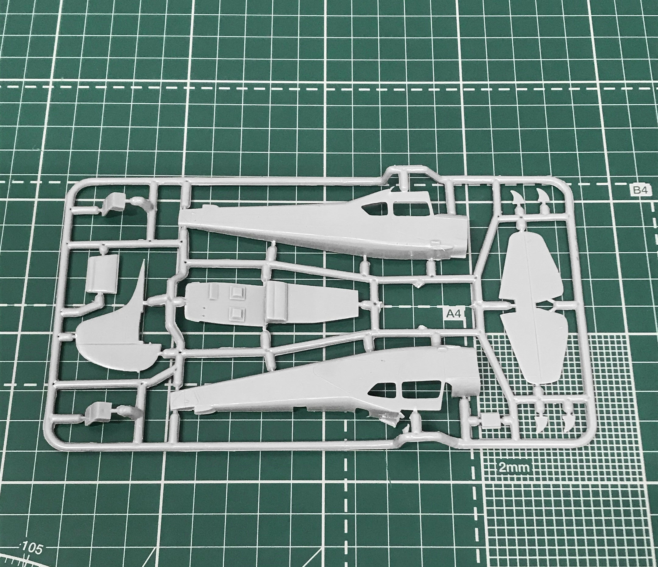 Yak-12A with ski gear Scale 1:72 Amodel AMO72187 Plastic Airplane Model Kit