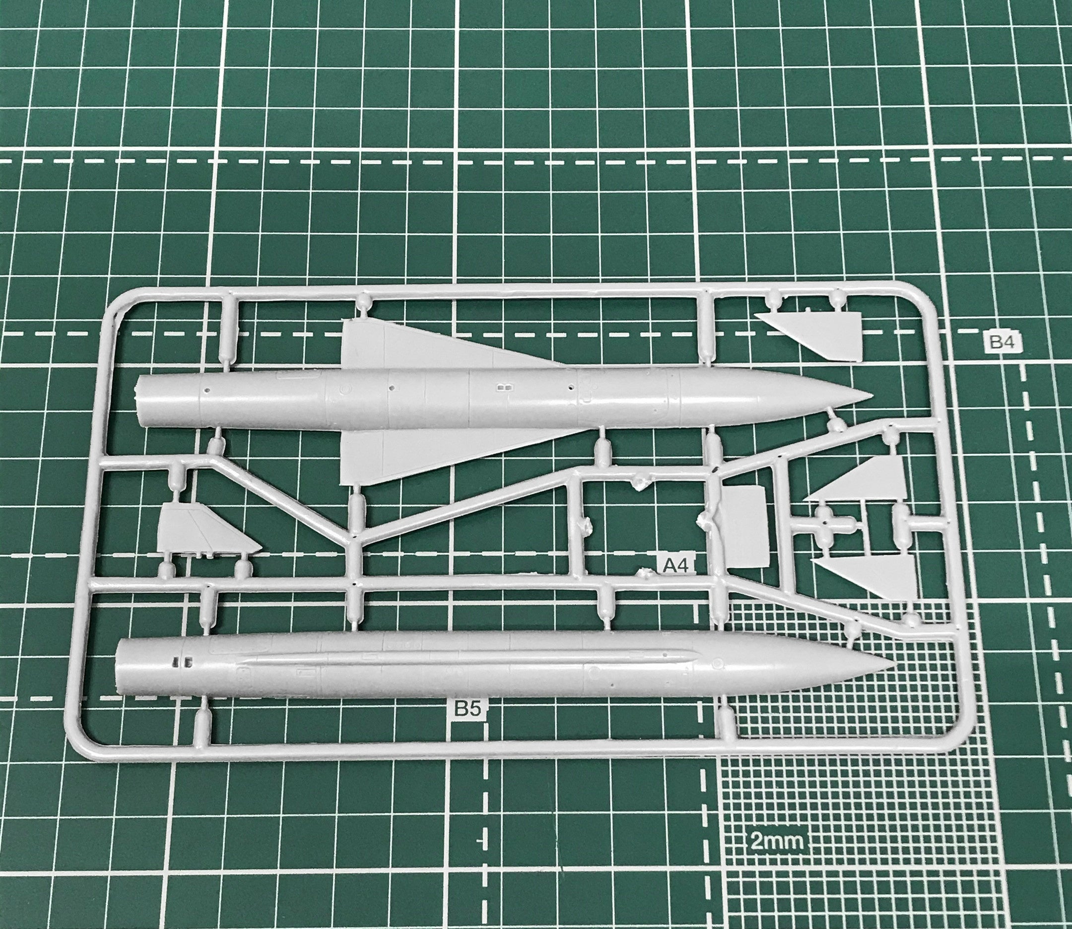 KSR-5 (AS-6 «Kingfish«) long-range anti-ship missile Scale 1:72 Amodel AMO72197 Plastic Airplane Model Kit