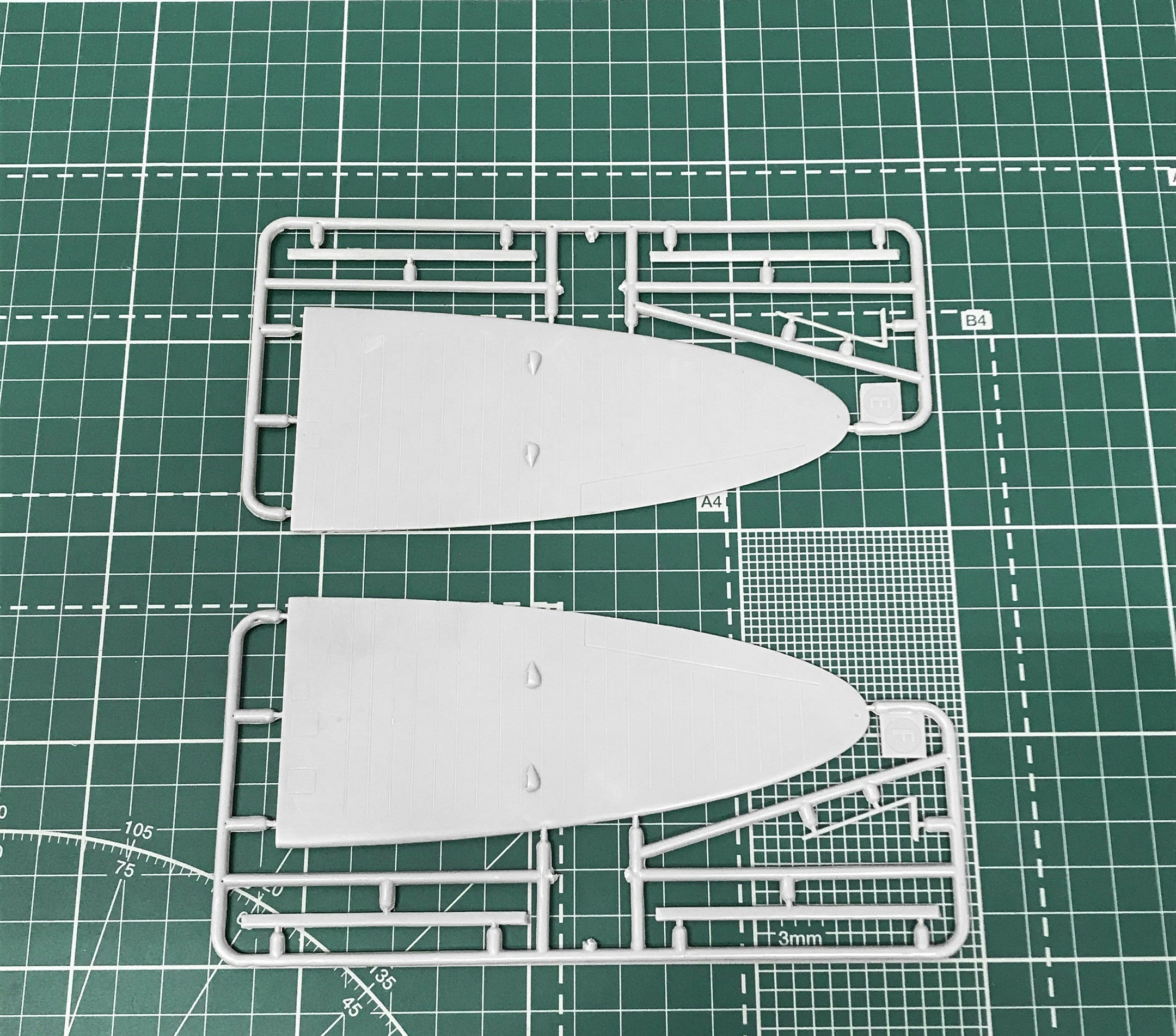 Kalinin K-5 Soviet airliner Scale 1:72 Amodel AMO72199 Plastic Airplane Model Kit