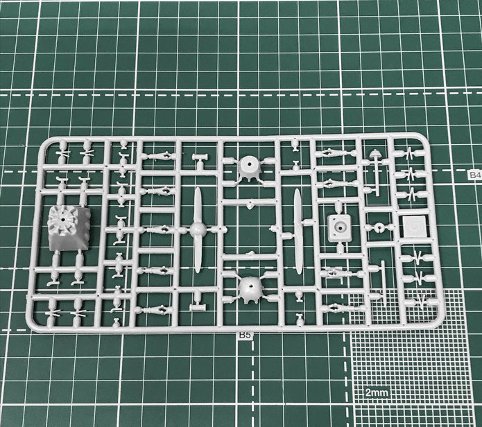 Kalinin K-5 Soviet airliner Scale 1:72 Amodel AMO72199 Plastic Airplane Model Kit