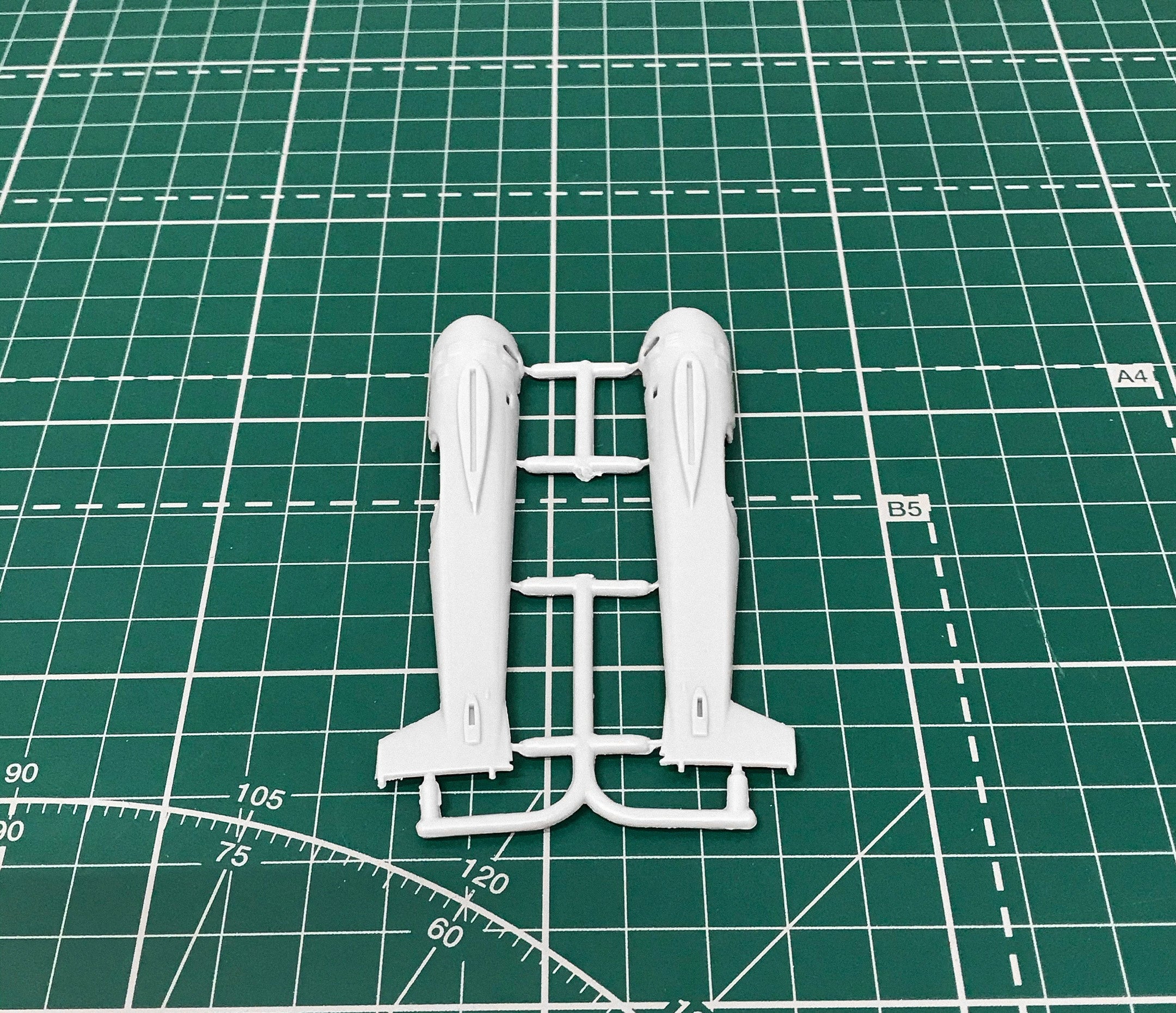 Yak-55M Soviet aerobatic aircraft Scale 1:72 Amodel AMO72200 Plastic Airplane Model Kit