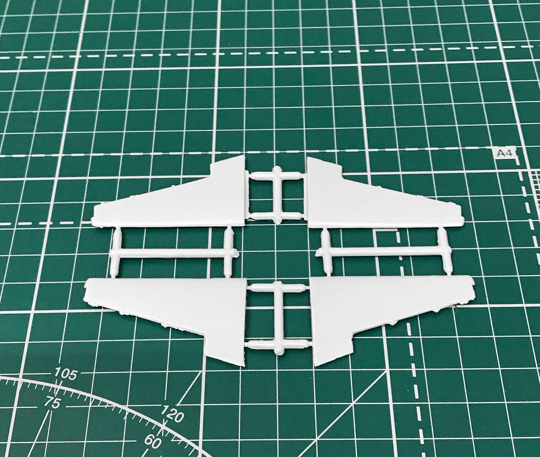 Yak-55M Soviet aerobatic aircraft Scale 1:72 Amodel AMO72200 Plastic Airplane Model Kit