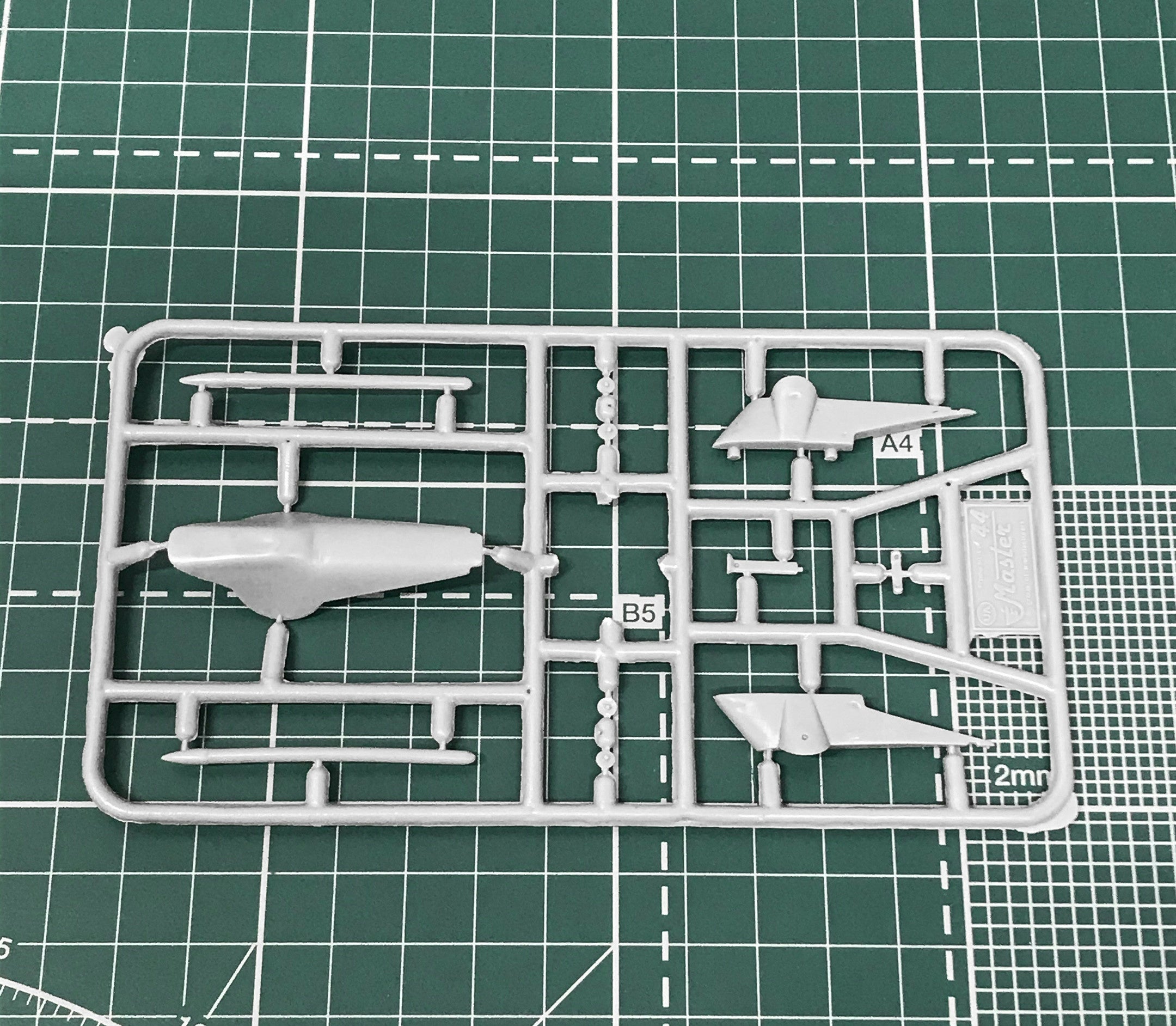 Aicraft '5-1' & '5-2' Scale 1:72 Amodel AMO72206 Plastic Airplane Model Kit