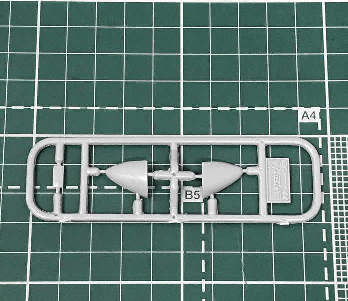 D.H.100 Vampire Mk6 RAF jet fighter Scale 1:72 Amodel AMO72208 Plastic Airplane Model Kit