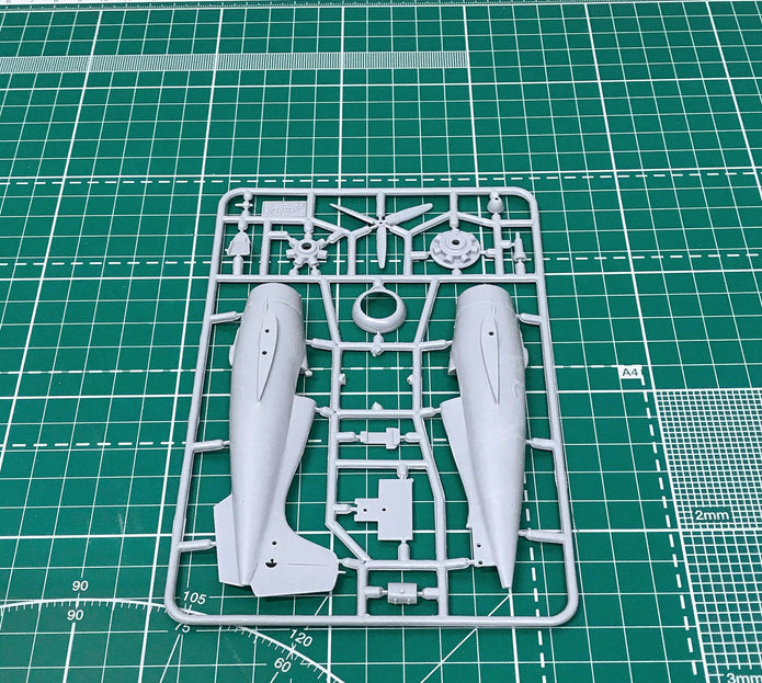 F4F-3S«Widcatfish» USAF floatplane Scale 1:72 Amodel AMO72210 Plastic Airplane Model Kit