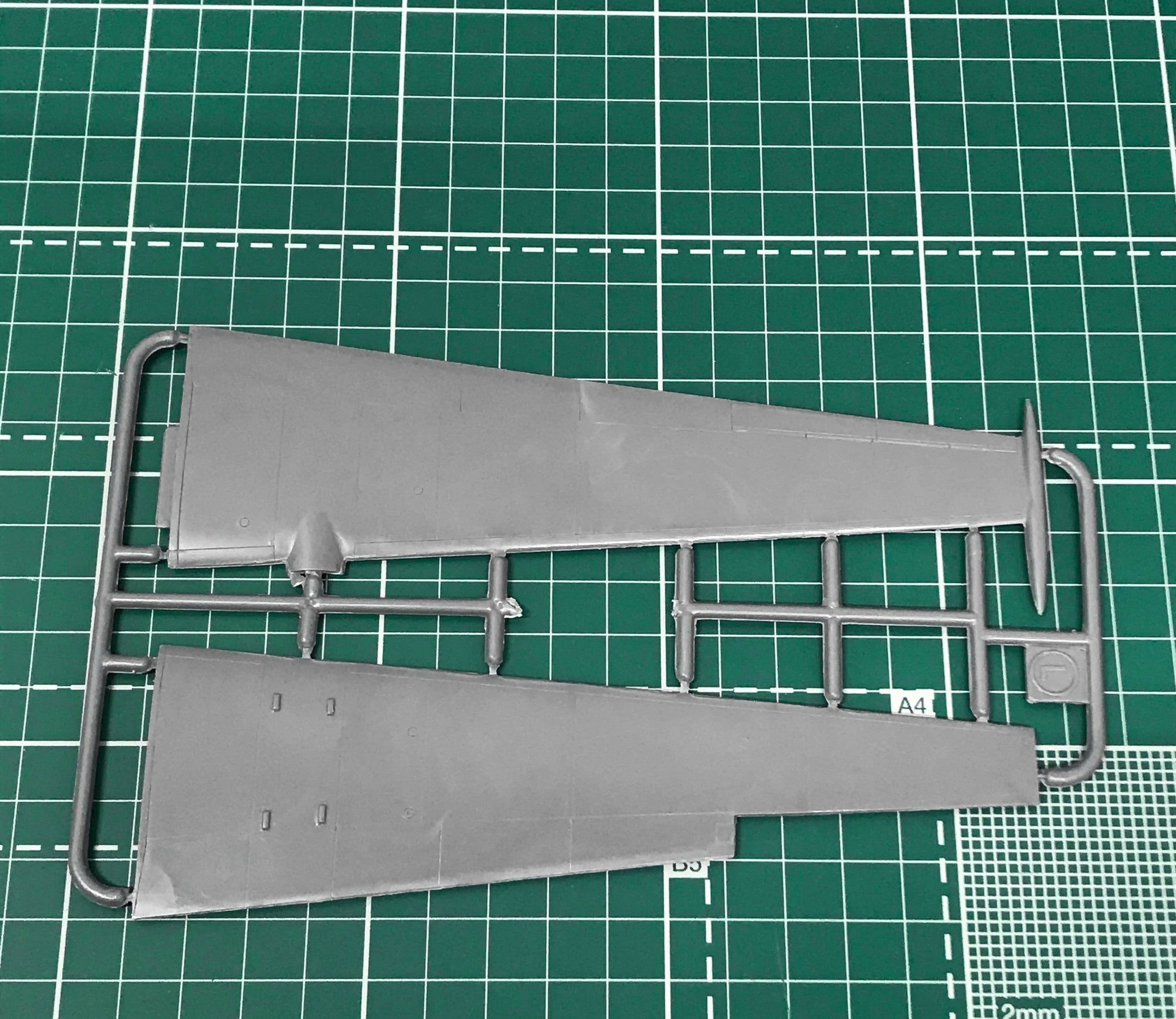 Wholesale: Yakovlev Yak-25RV the target dron (limited edition) Scale 1:72 Amodel AMO72212-01 Scale Airplane Model Kit