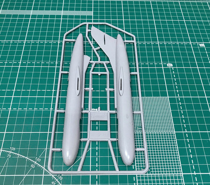 Yakovlev Yak-25RV-II "Mandrake" Soviet interceptor Scale 1:72 Amodel AMO72212 Scale Airplane Model Kit