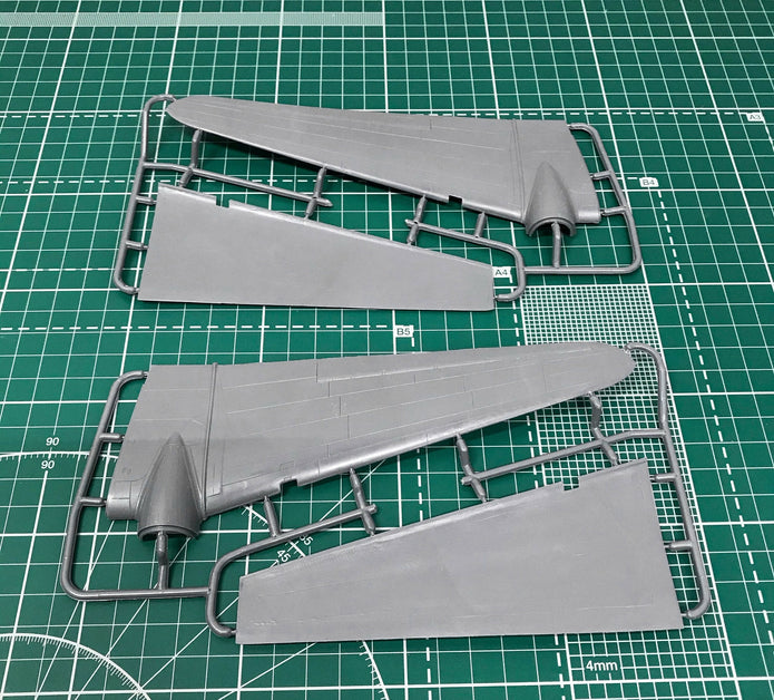L2D2 "Taddy" Japan transport aircraft Scale 1:72 Amodel AMO72214 Scale Airplane Model Kit