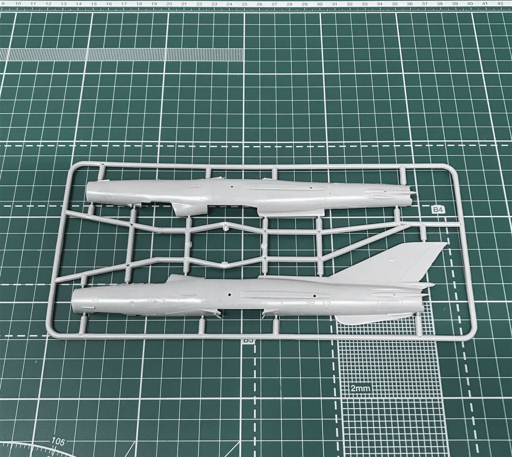 E-7PD Soviet aircraft Scale 1:72 Amodel AMO72221 Plastic Airplane Model Kit
