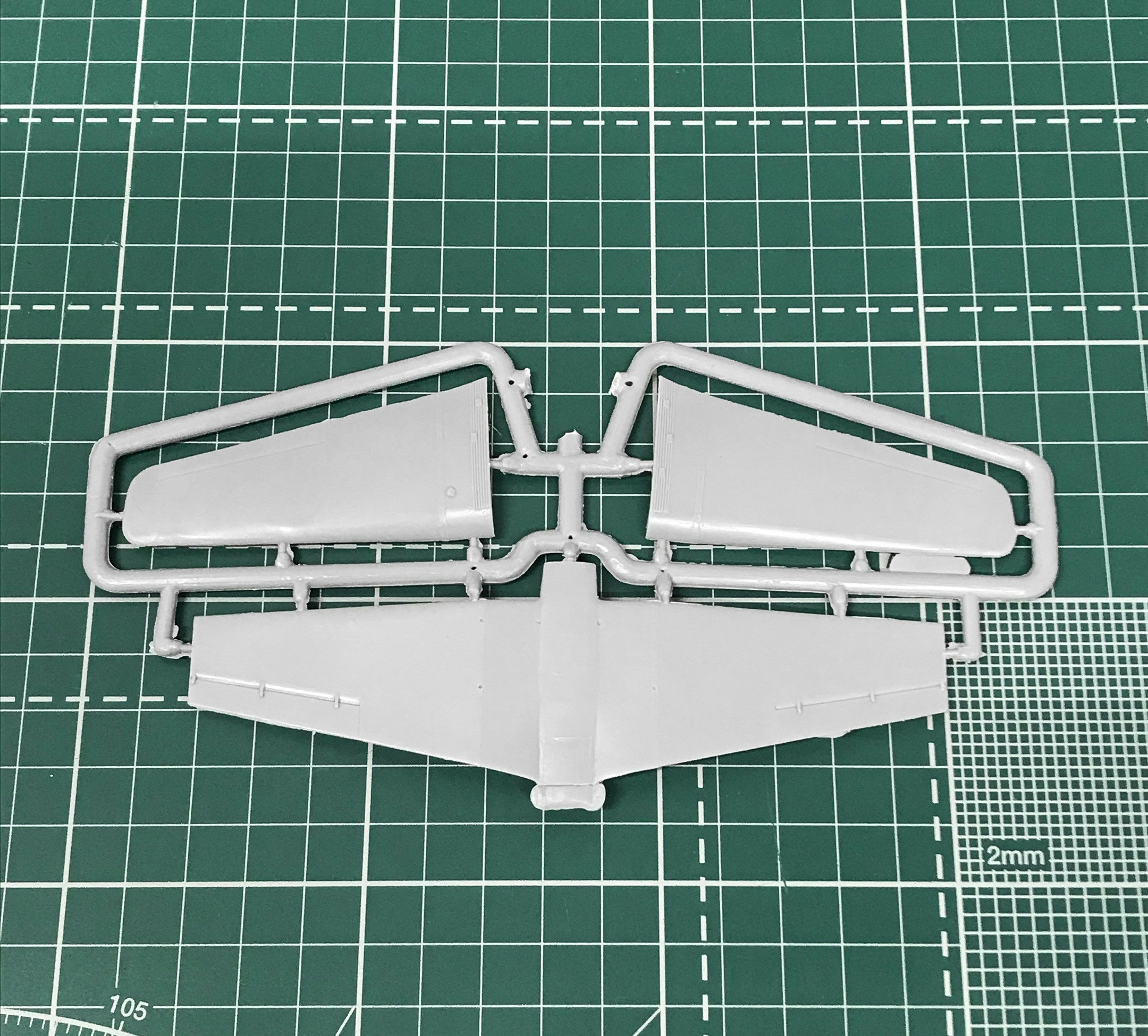 Yakovlev AIR-10 Scale 1:72 Amodel AMO72239 Plastic Airplane Model Kit
