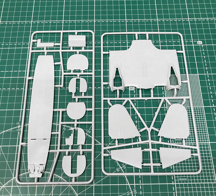 Lisunov Li-2P/T Soviet passenger aircraft Scale 1:72 Amodel AMO72244 Plastic Airplane Model Kit