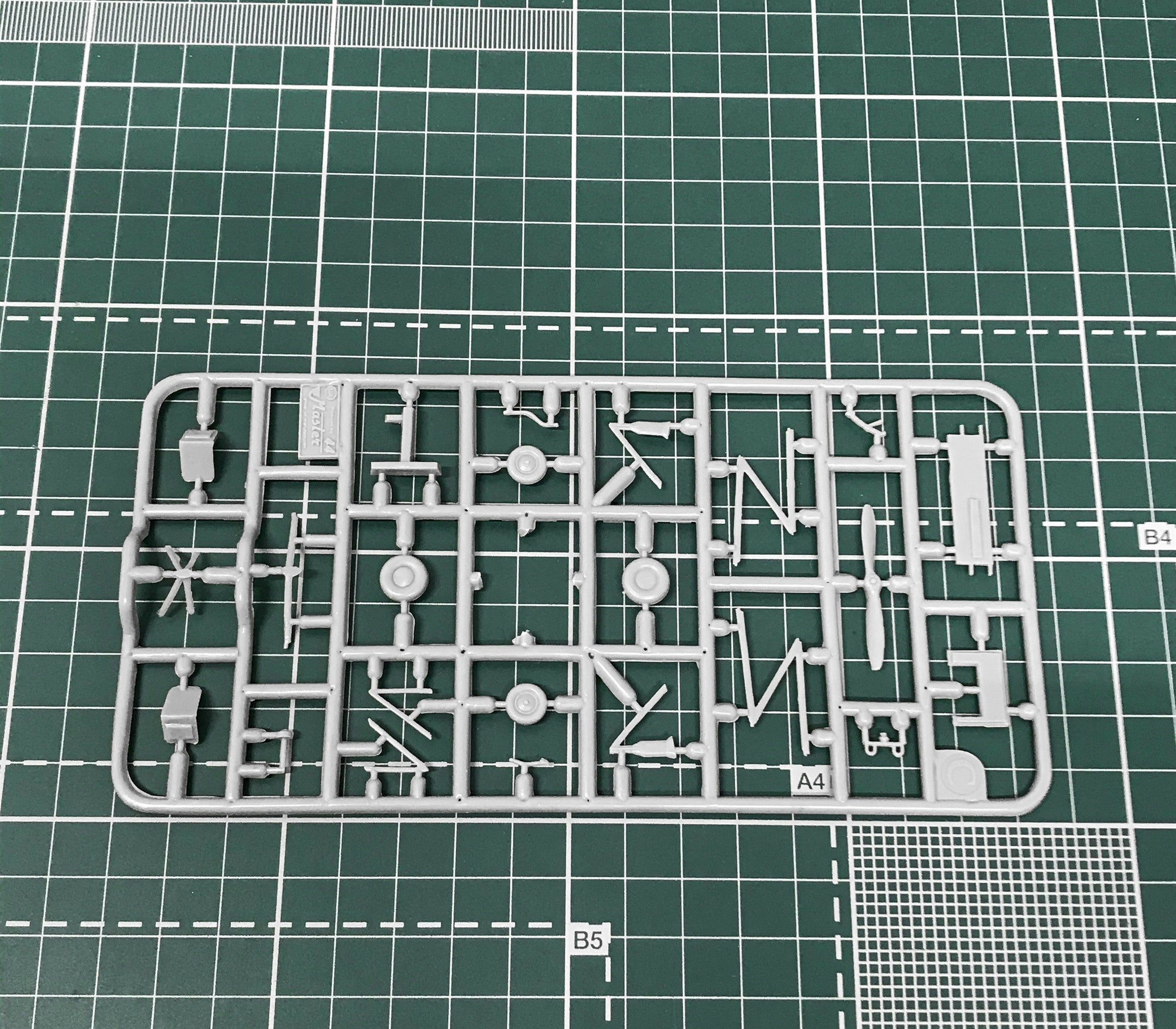 Tachikawa KKY-2 Scale 1:72 Amodel AMO72247 Plastic Airplane Model Kit