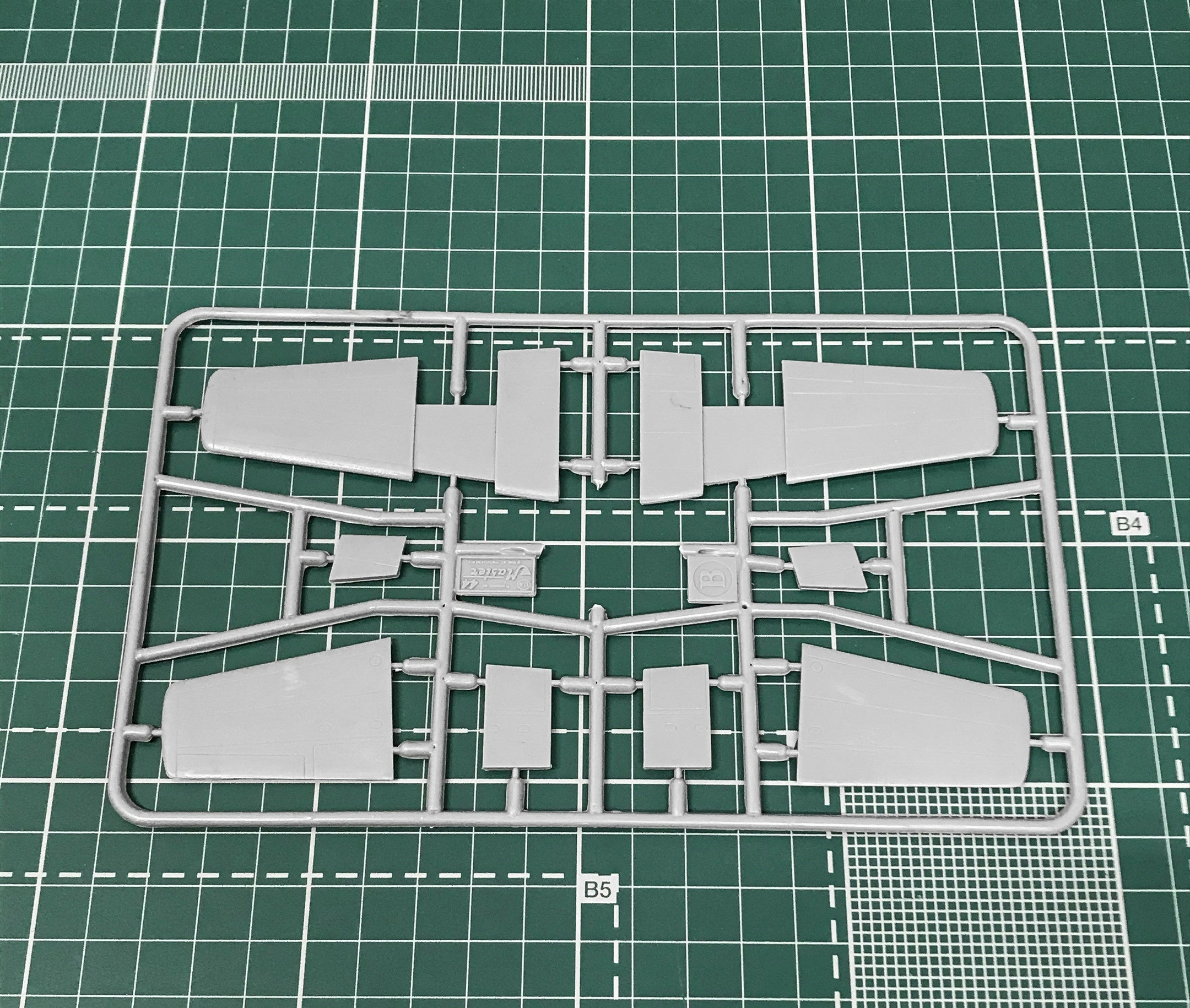 Alexeyev I-211 Scale 1:72 Amodel AMO72251 Plastic Airplane Model Kit